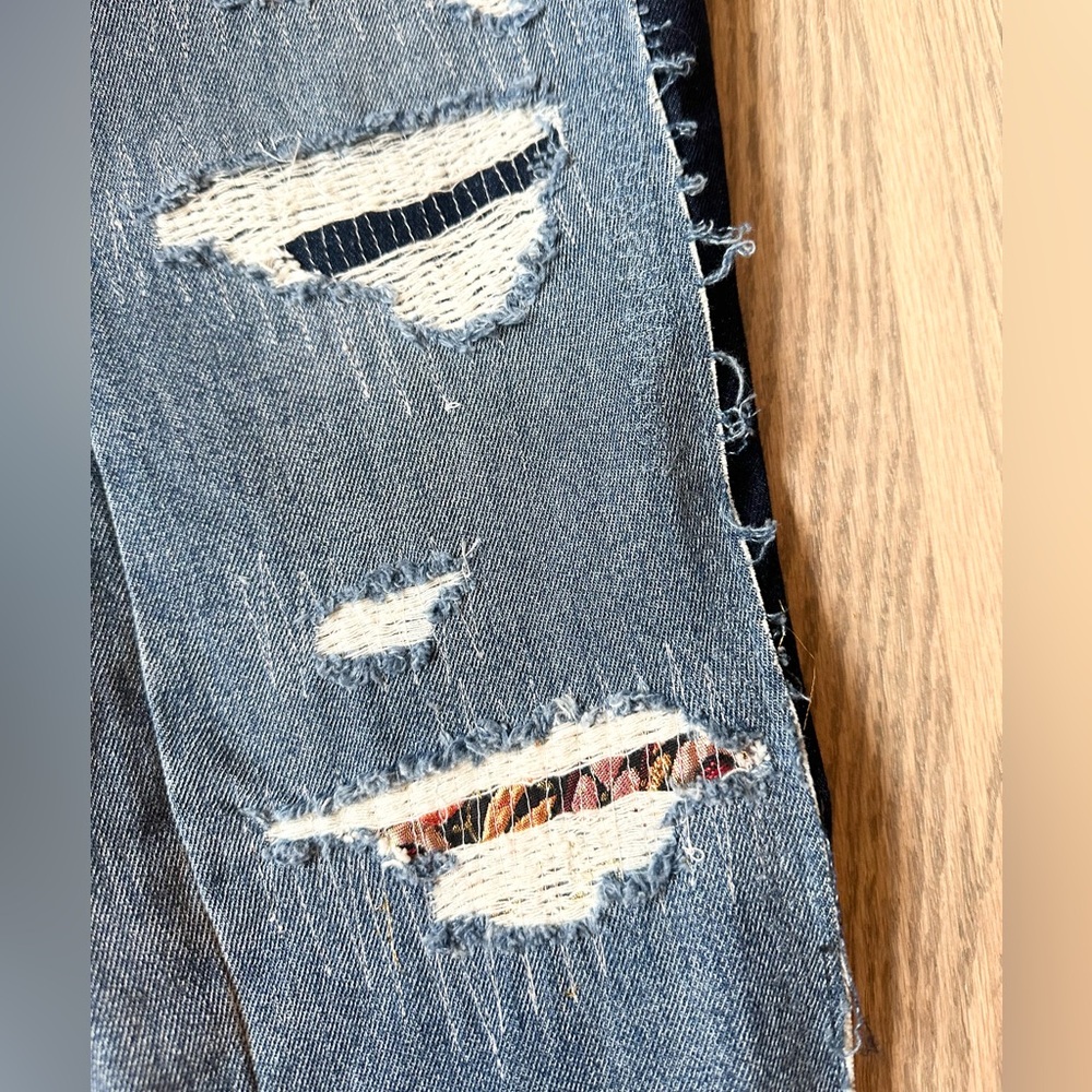 Blank NYC Patchwork Distressed Crop Girlfriend Je… - image 3